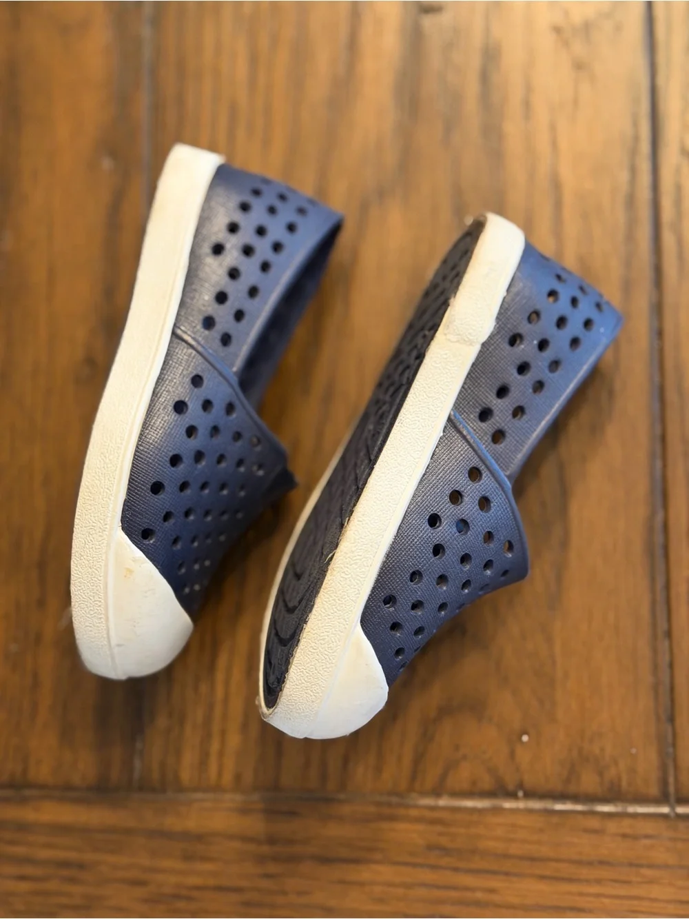 Old Navy Toddler Water Shoes Navy Blue Slip On Size 5 Lightweight Beach Pool